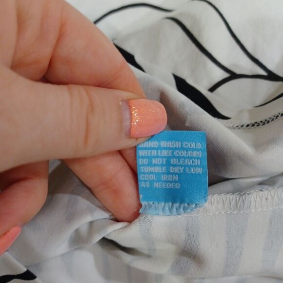 J. Mclaughlin Signature Catalina Cloth Zebra Animal Print Short Sleeve Top S - Picture 7 of 7